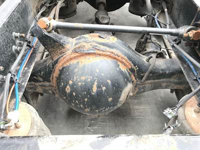 Meritor MR2014X Rear Axle Housing for a Freightliner Cascadia