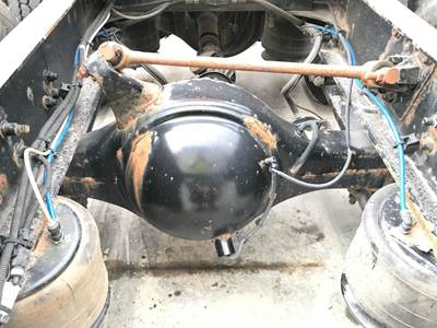 Meritor MR2014X Rear Axle Housing for a Freightliner Cascadia