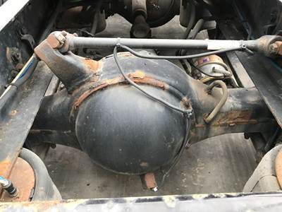 Meritor MR2014X Rear Axle Housing for a Freightliner Cascadia