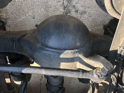 Meritor MR2014X Rear Axle Housing for a Freightliner Cascadia