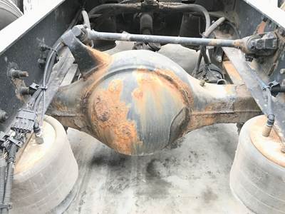 Meritor MR2014X Rear Axle Housing for a Freightliner Cascadia