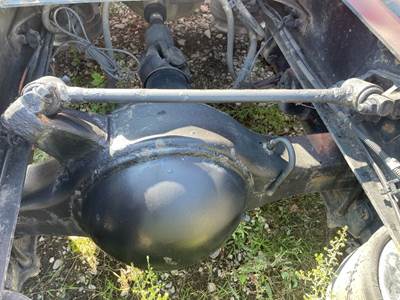 Meritor MR2014X Rear Axle Housing for a Freightliner Cascadia