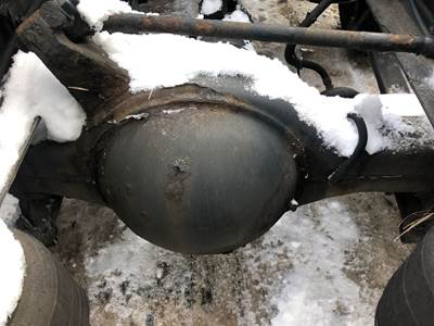 Meritor MR2014X Rear Axle Housing for a Freightliner Cascadia