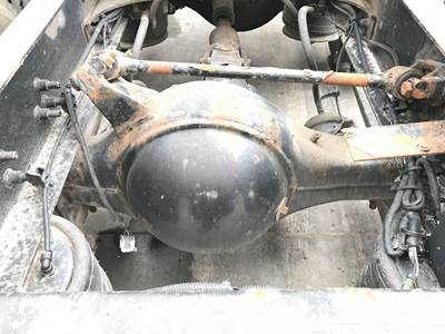 Meritor MR2014X Rear Axle Housing for a Freightliner Cascadia