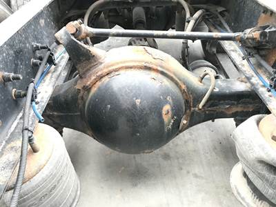 Meritor MR2014X Rear Axle Housing for a Freightliner Cascadia