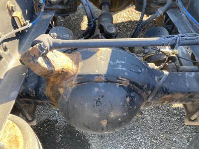 Meritor MR2014X Rear Axle Housing for a Freightliner Cascadia