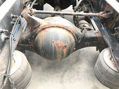 Meritor MR2014X Rear Axle Housing for a Freightliner Cascadia