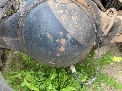 Meritor MR2014X Rear Axle Housing for a Volvo VNL