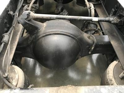 Meritor MR2014X Rear Axle Housing for a Freightliner Cascadia