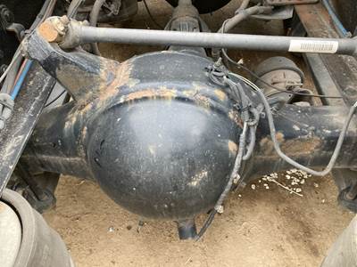 Meritor MR2014X Rear Axle Housing for a Freightliner Cascadia