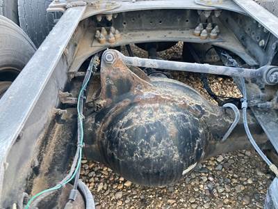 Meritor MR2014X Rear Axle Housing for a Volvo VNL