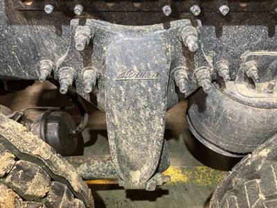 Meritor MR2014X Rear Axle Housing for a Freightliner Cascadia