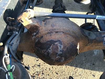 Meritor MR2014X Rear Axle Housing for a Freightliner Cascadia