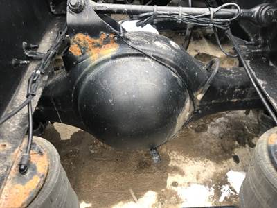 Meritor MR2014X Rear Axle Housing for a Volvo VNL