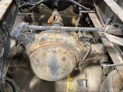 Meritor MR2014X Rear Axle Housing for a Freightliner Cascadia