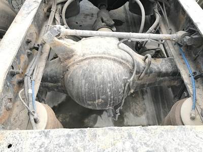 Meritor MR2014X Rear Axle Housing for a Freightliner Cascadia