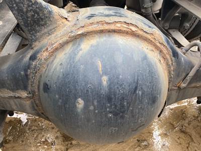 Meritor MR2014X Rear Axle Housing for a Freightliner Cascadia