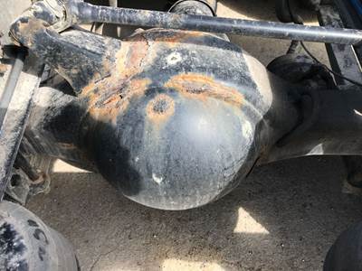 Meritor MR2014X Rear Axle Housing for a Freightliner Cascadia