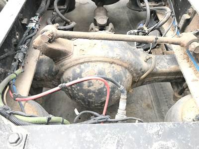 Meritor MR2014X Rear Axle Housing for a Freightliner Cascadia