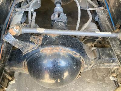 Meritor MR2014X Rear Axle Housing for a Freightliner Cascadia