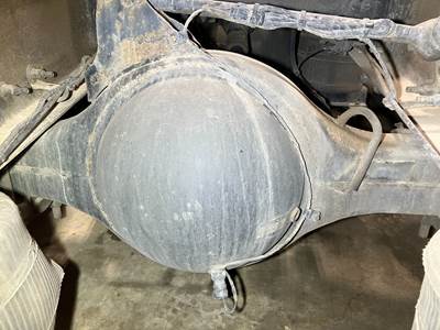 Meritor MR2014X Rear Axle Housing for a Volvo VNL