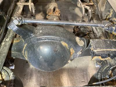 Meritor MR2014X Rear Axle Housing for a Freightliner Cascadia