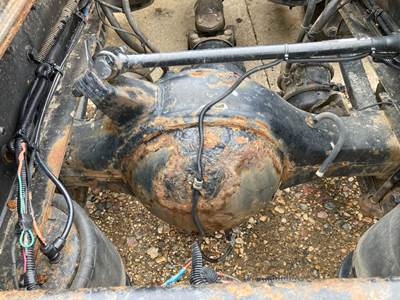 Meritor MR2014X Rear Axle Housing for a Freightliner 122SD