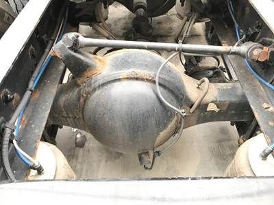 Meritor MR2014X Rear Axle Housing for a Freightliner Cascadia