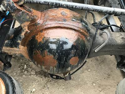 Meritor MR2014X Rear Axle Housing for a Freightliner Cascadia