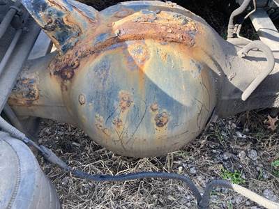 Meritor MR2014X Rear Axle Housing for a Freightliner Cascadia