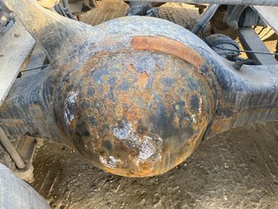 Meritor MR2014X Rear Axle Housing for a Freightliner Cascadia