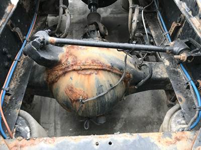Meritor MR2014X Rear Axle Housing for a Freightliner Cascadia