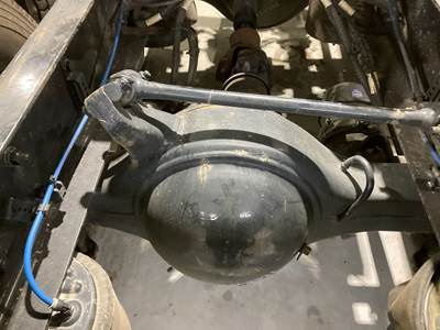 Meritor MR2014X Rear Axle Housing for a Freightliner Cascadia