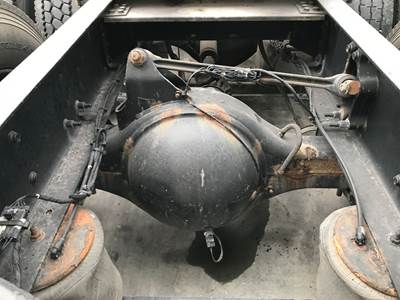 Meritor MR2014X Rear Axle Housing for a Volvo VNL