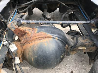 Meritor MR2014X Rear Axle Housing for a Freightliner Cascadia