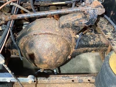 Meritor MR2014X Rear Axle Housing for a Caterpillar CT660