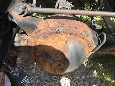 Meritor MR2014X Rear Axle Housing for a Freightliner Cascadia