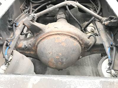 Meritor MR2014X Rear Axle Housing for a Freightliner Cascadia