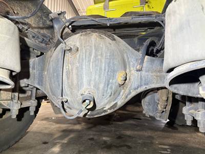 Meritor MR2014X Rear Axle Housing for a Freightliner 122SD