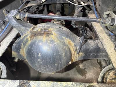 Meritor MR2014X Rear Axle Housing for a Freightliner Cascadia