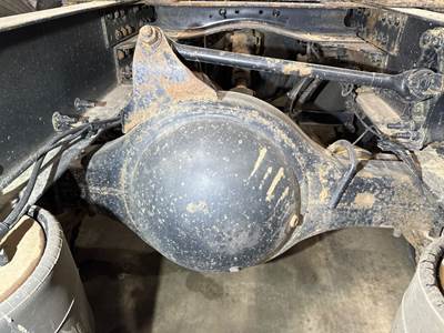 Meritor MR2014X Rear Axle Housing for a Mack Cxu