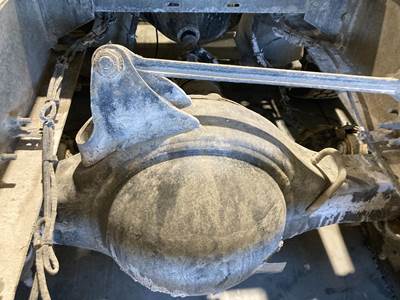 Meritor MR2014X Rear Axle Housing for a Volvo VNL
