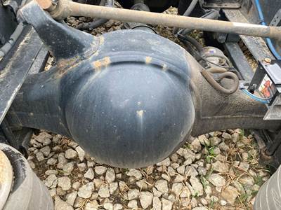 Meritor MR2014X Rear Axle Housing for a Freightliner Cascadia