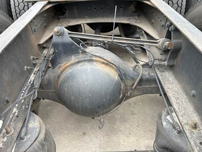 Meritor MR2014X Rear Axle Housing for a Volvo VNL