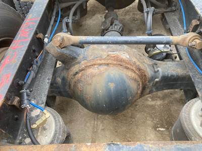 Meritor MR2014X Rear Axle Housing for a Freightliner Cascadia