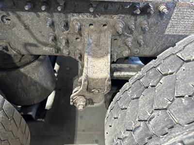 Meritor MR2014X Rear Axle Housing for a Mack Cxu