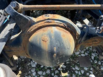 Meritor MR2014X Rear Axle Housing for a Freightliner Cascadia