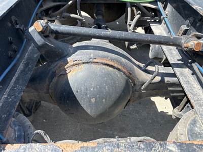 Meritor MR2014X Rear Axle Housing for a Freightliner Cascadia