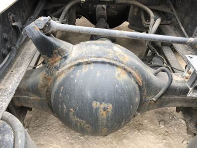 Meritor MR2014X Rear Axle Housing for a Freightliner Cascadia