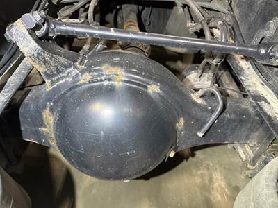 Meritor MR2014X Rear Axle Housing for a Freightliner Cascadia